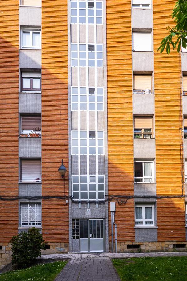 Апартаменты El Llar Del Gueelu Хихон Экстерьер фото
